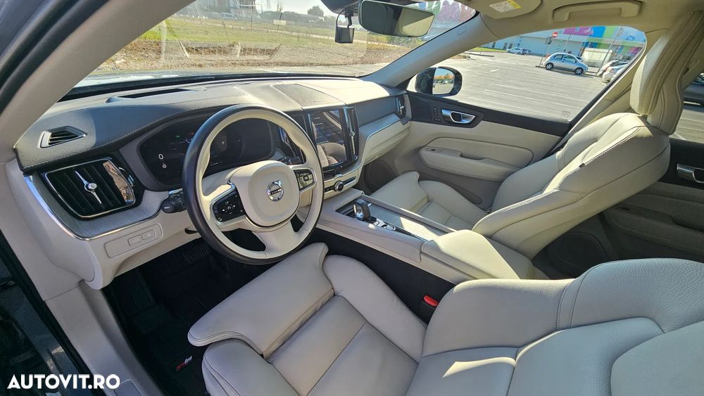 Volvo XC 60 Recharge T8 AWD AT Ultimate Dark - 17