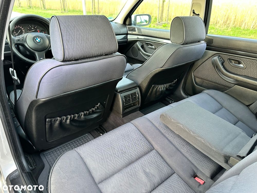 BMW Seria 5 520i - 25
