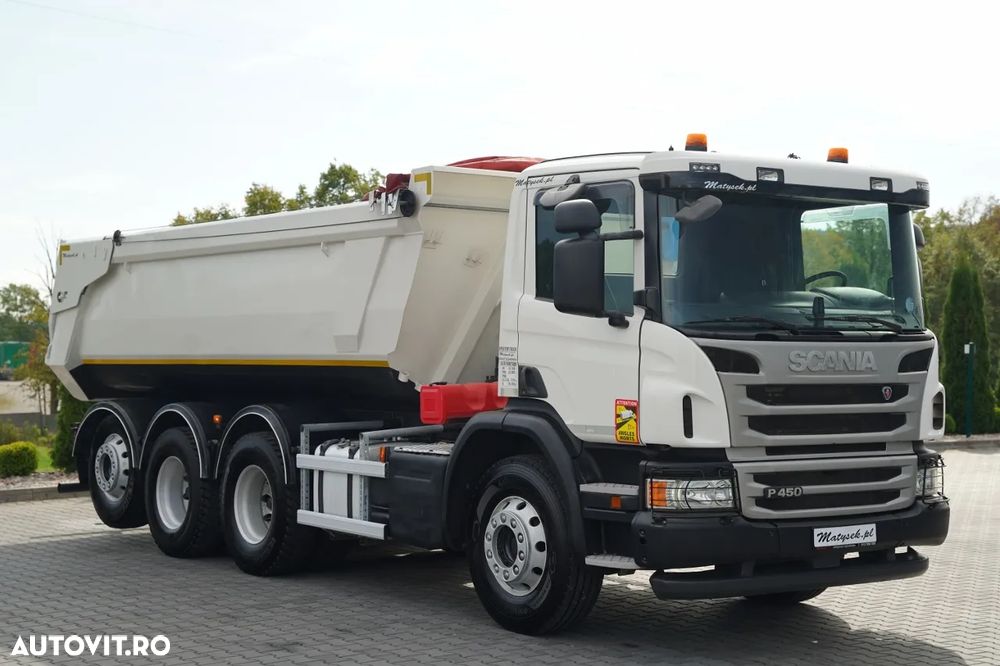 Scania P 450 / 8x4 / BASCULANTĂ CU DESCĂRCARE SPATE - 5,6 M / TRIDEM / AXĂ RIDICABILĂ ȘI VIRATOARE / OBLON SPATE HIDRAULIC / EURO 6 - 15