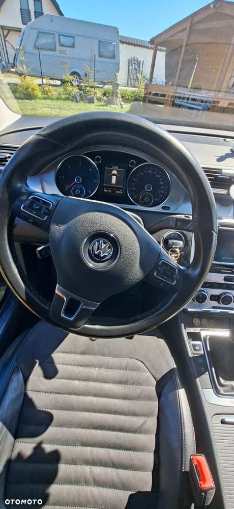 Volkswagen Passat 2.0 TDI DPF Highline - 9