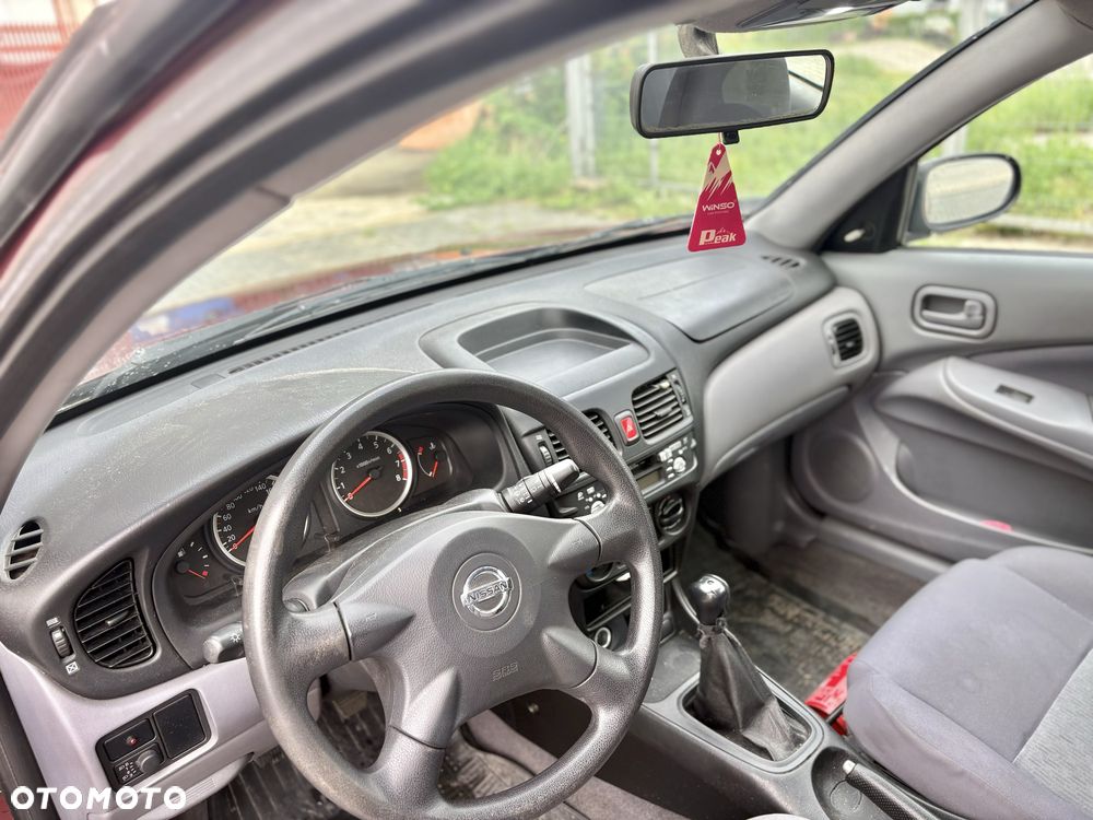 Nissan Almera - 8