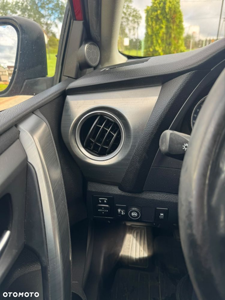 Toyota Auris 1.6 Dynamic - 23