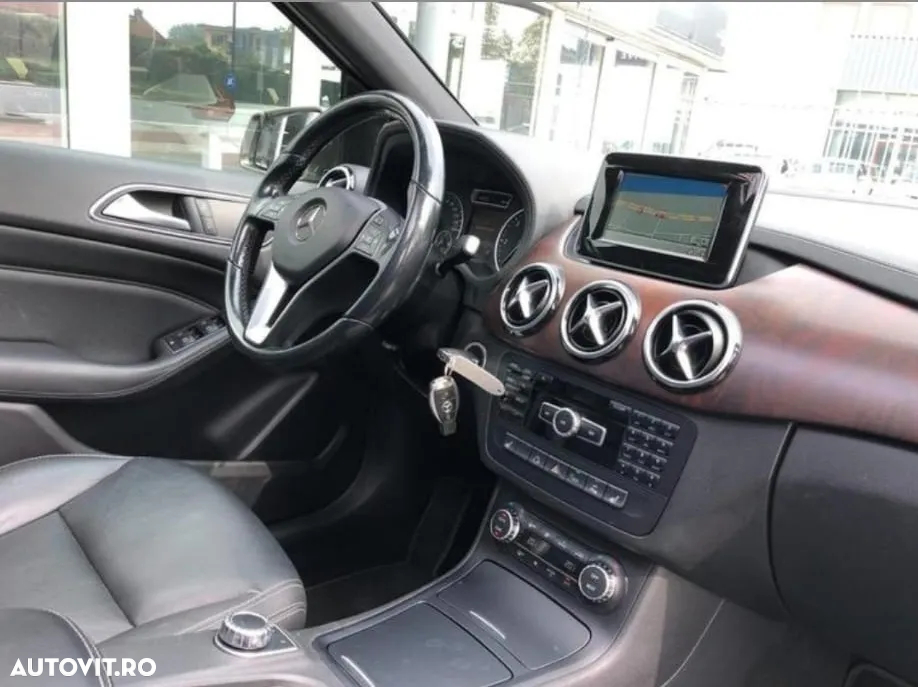 Mercedes-Benz B - 6
