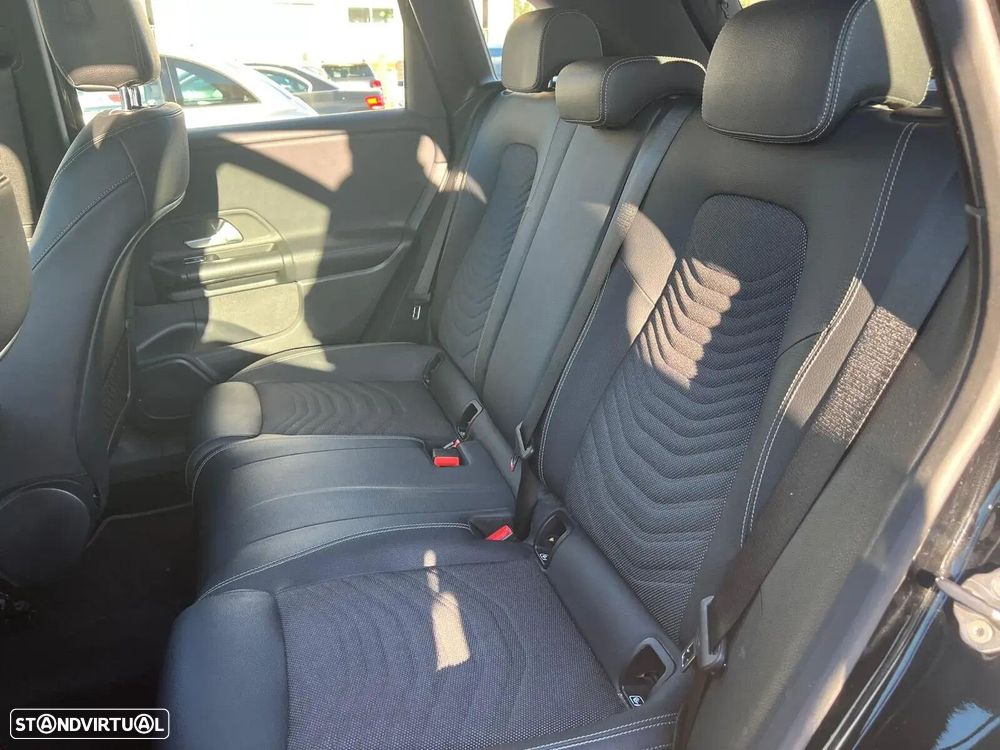 Mercedes-Benz B 180 - 12