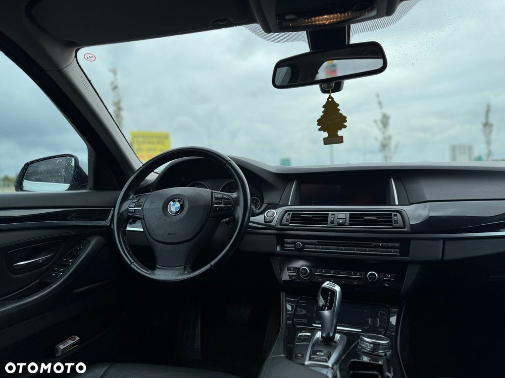 BMW Seria 5 525d Sport-Aut Luxury Line - 10