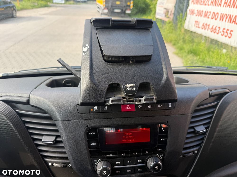 Iveco Daily 35S180 Doka 7 osób Brygadowka 3.0 180 km - 25