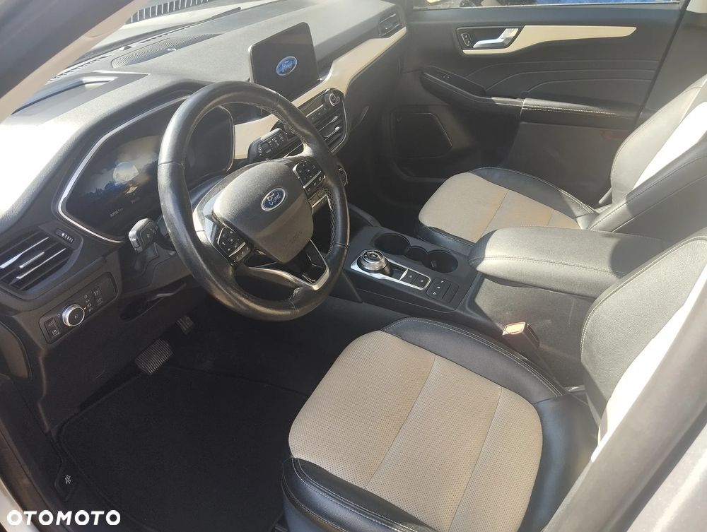 Ford Kuga 2.5 Duratec FHEV 4x4 TITANIUM - 9