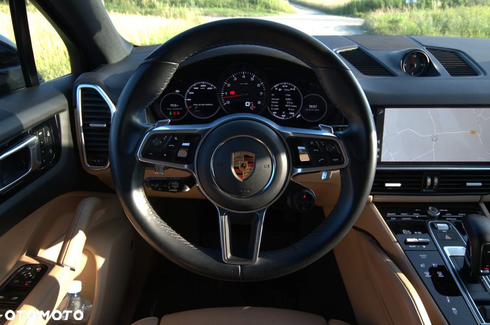 Porsche Cayenne Platinum Edition - 21