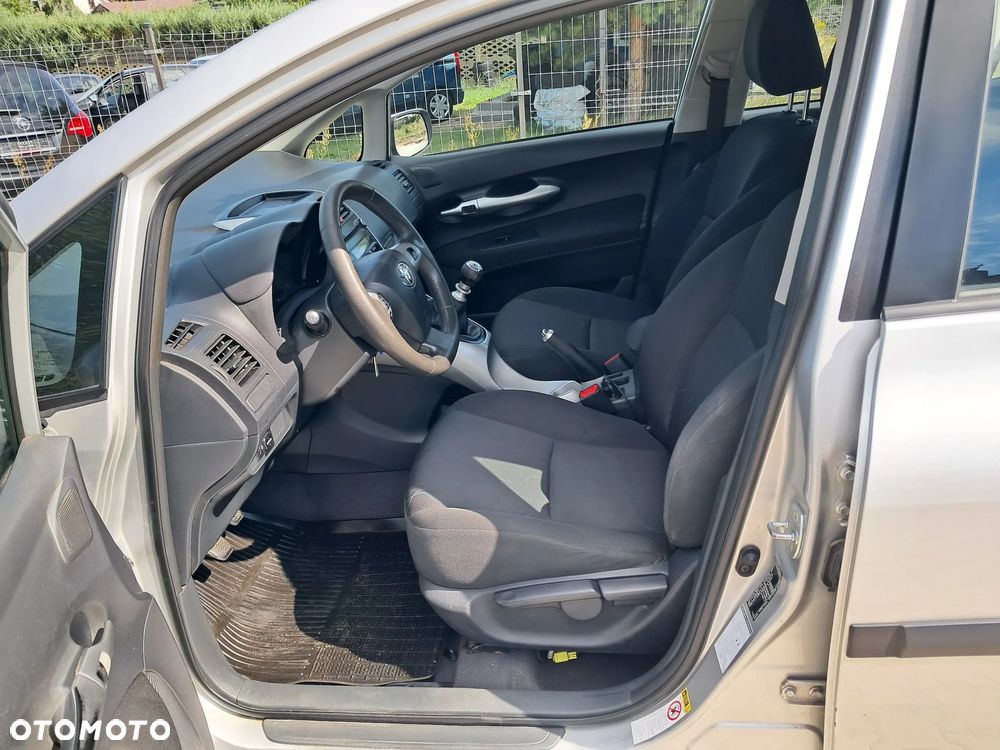 Toyota Auris 1.33 Dual-VVT-i Comfort - 12