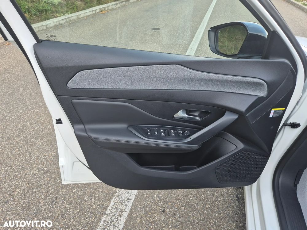 Peugeot 308 SW BlueHDi 130 EAT8 Allure Pack - 23