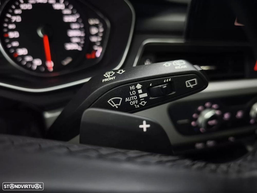 Audi A4 Avant 30 TDI Advanced S tronic - 28