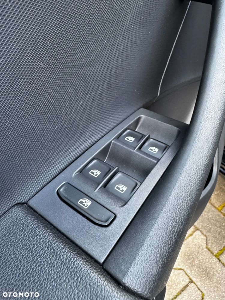 Skoda RAPID Spb 1.4 TSI Style DSG - 16