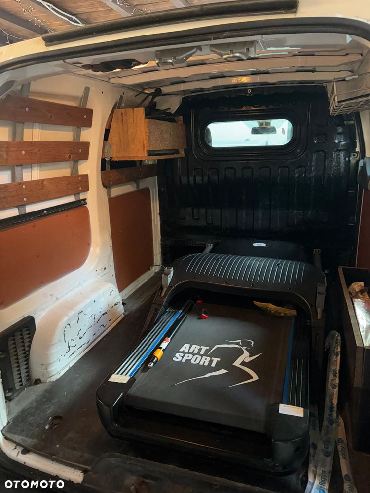 Nissan NV200 Evalia - 22