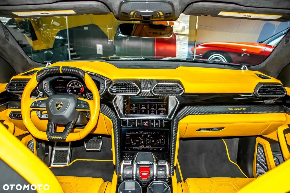 Lamborghini Urus - 12