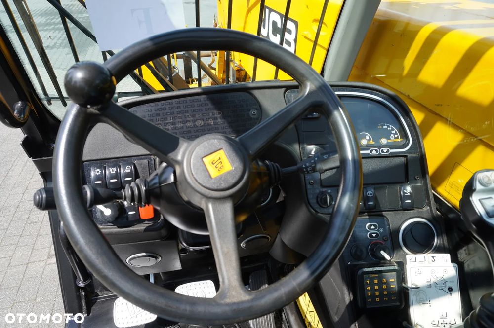 JCB 540-200 / 20 m zasięg / Joystick - 28