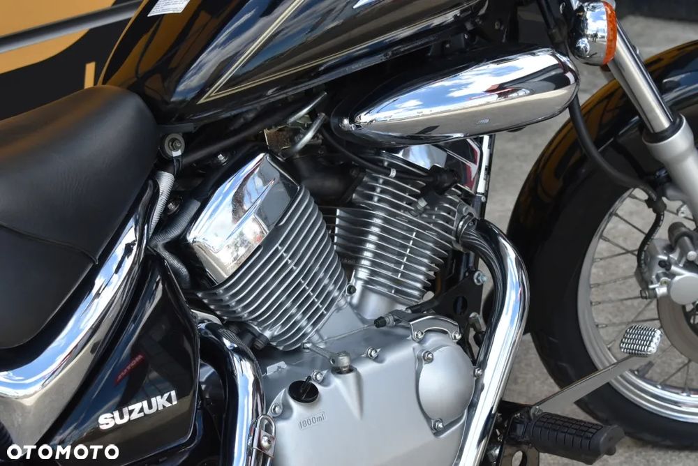 Suzuki Intruder - 34