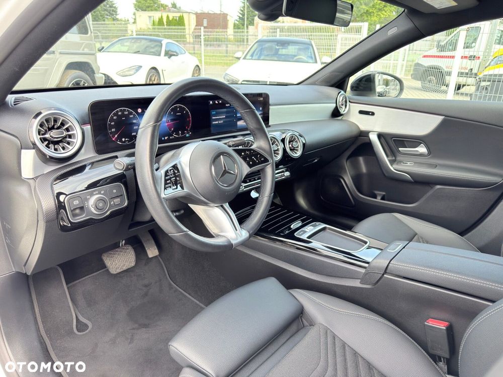 Mercedes-Benz Klasa A 200 d Progressive 8G-DCT - 15