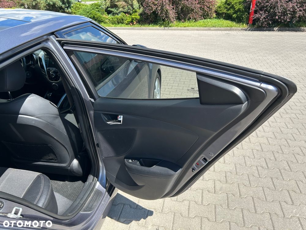 Hyundai Veloster 1.6 GDI Comfort - 16