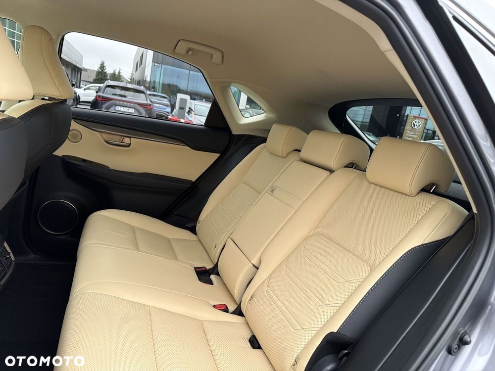 Lexus NX 300h Comfort AWD - 14