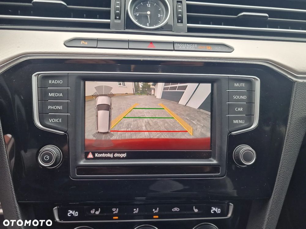 Volkswagen Passat - 27