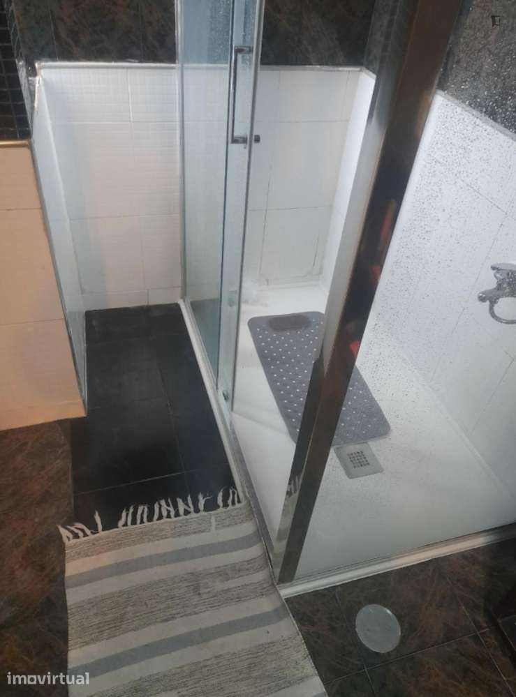 Quarto - localizado em Paranhos Porto - Grande imagem: 5/30