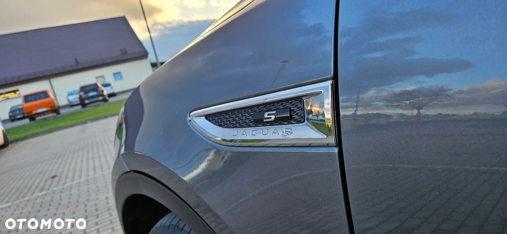 Jaguar E-Pace D150 AWD R-Dynamic HSE - 30