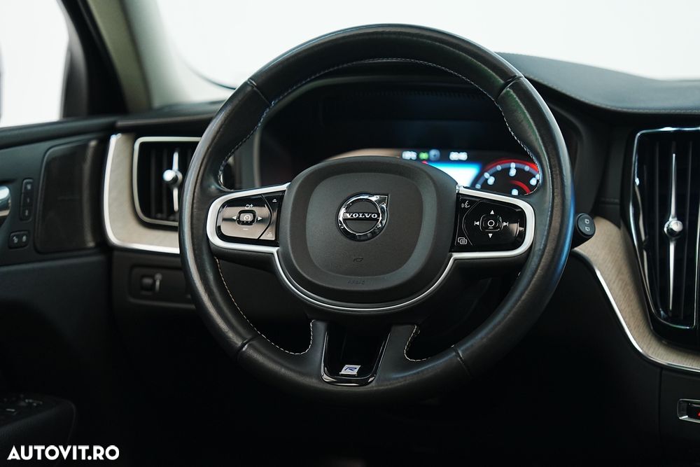 Volvo XC 60 B5 D AWD Geartronic RDesign - 11