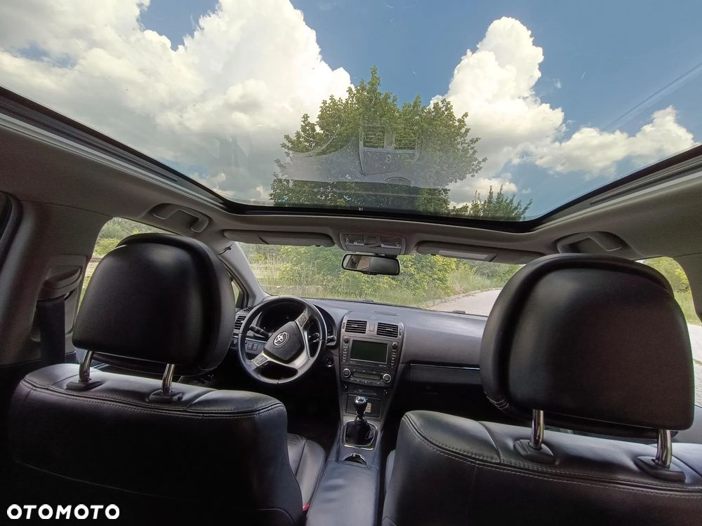 Toyota Avensis 2.0 Prestige NAVI - 32