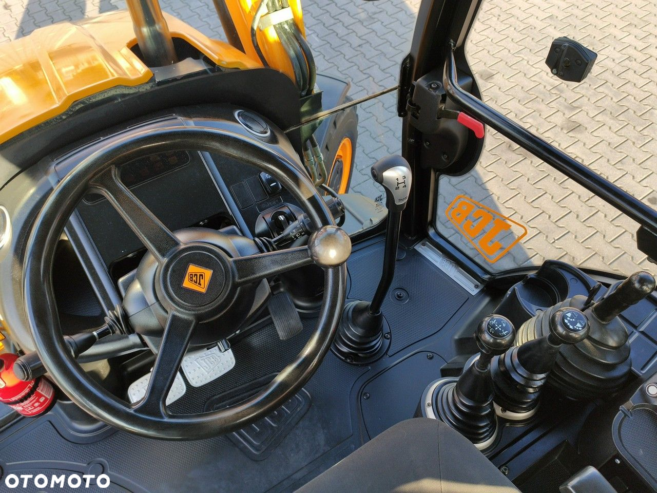 JCB 3CX - 18