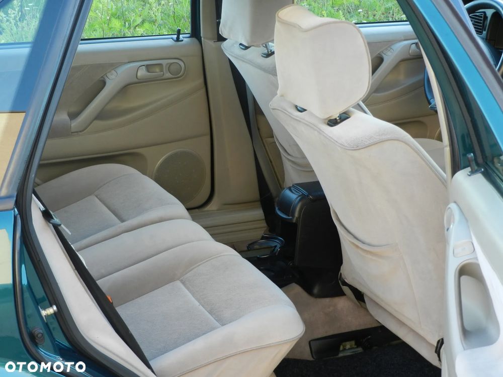 Volkswagen Passat - 22