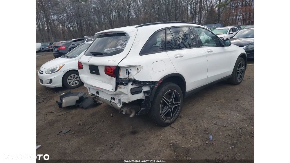 Mercedes-Benz GLC 300 4Matic 9G-TRONIC AMG Line - 6