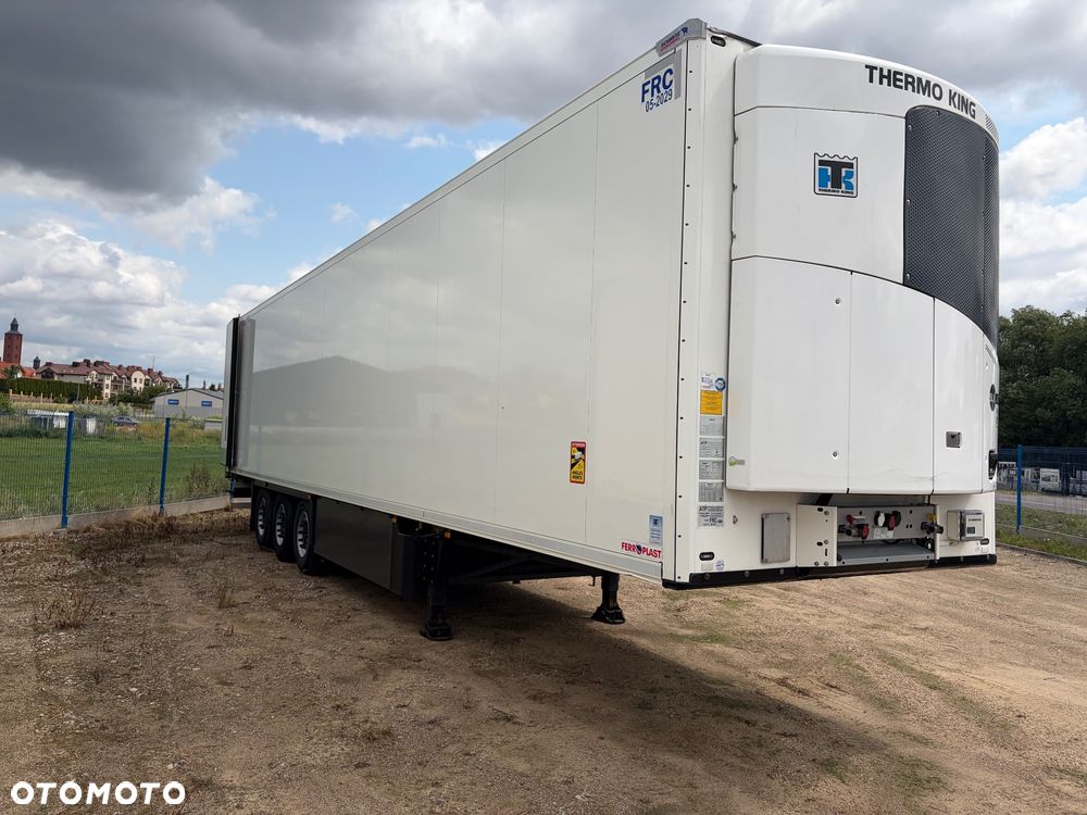 Schmitz Cargobull Sko 24 - 1