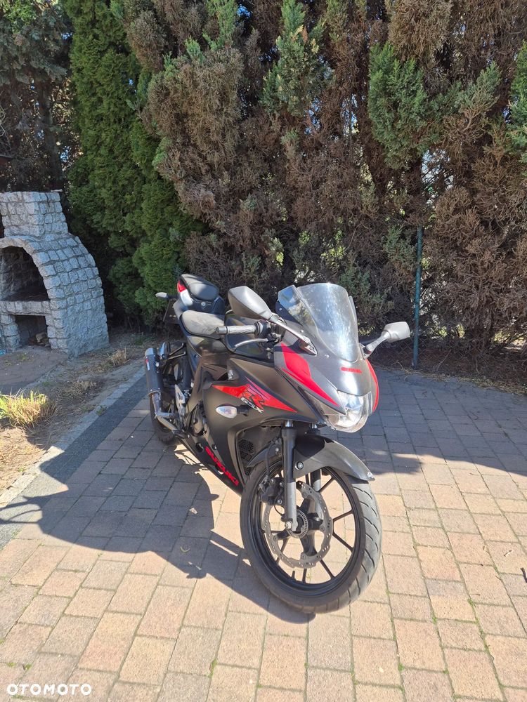 Suzuki GSX - 27