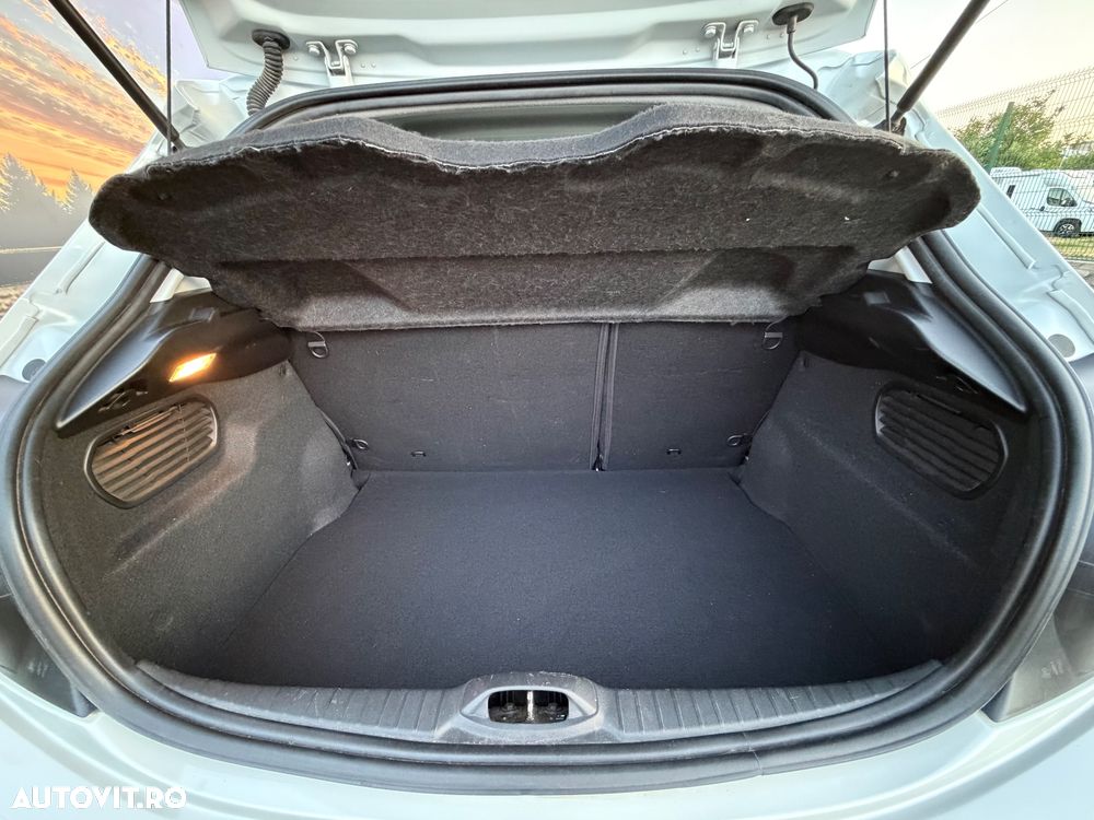 Peugeot 208 PureTech 110 Stop & Start Signature - 11