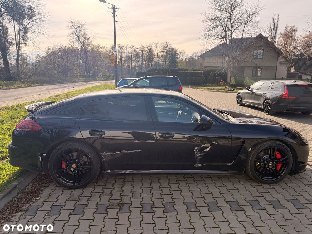 Porsche Panamera Turbo PDK - 12