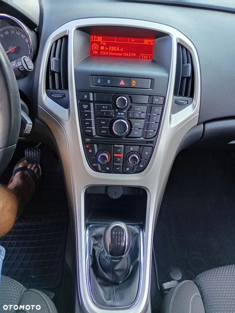 Opel Astra 1.4 Turbo Design Edition - 25