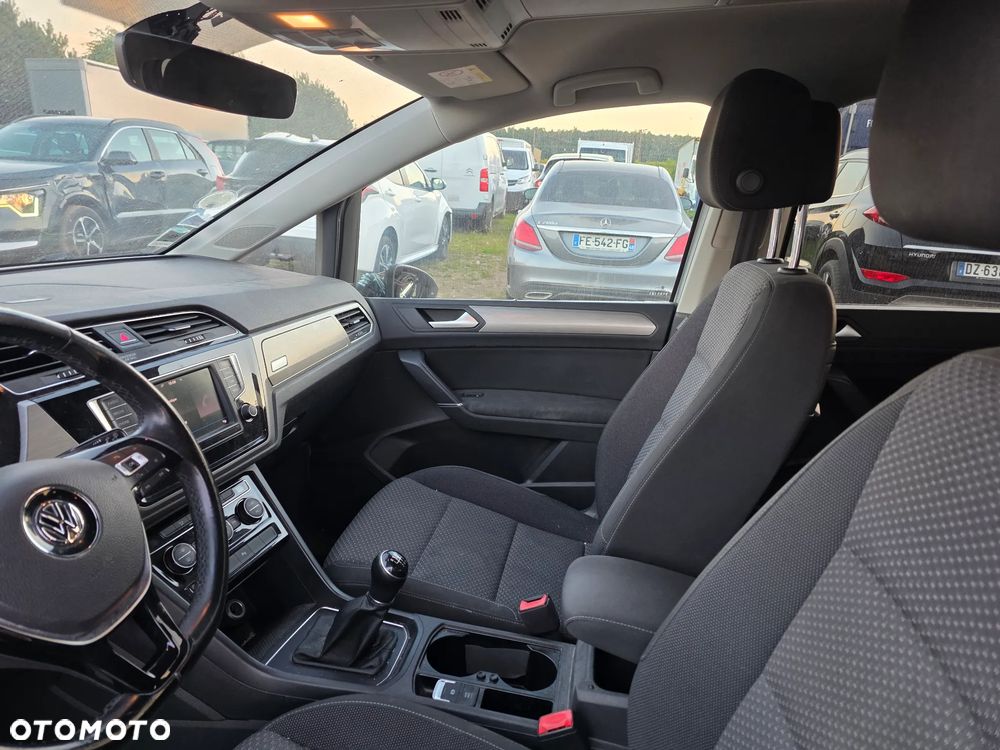Volkswagen Touran - 20