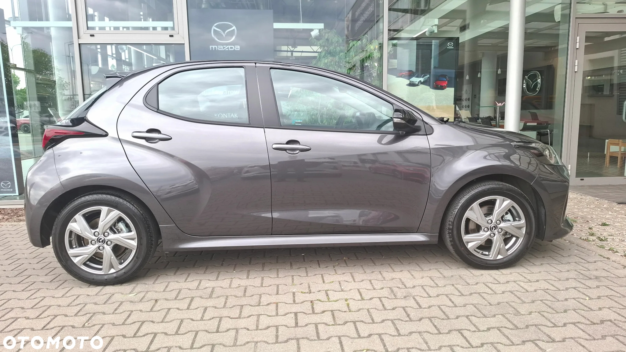 Mazda 2 Hybrid - 7