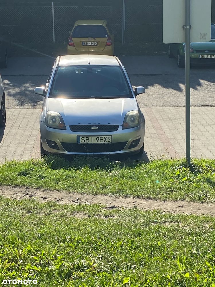 Ford Fiesta 1.4 Ambiente - 18