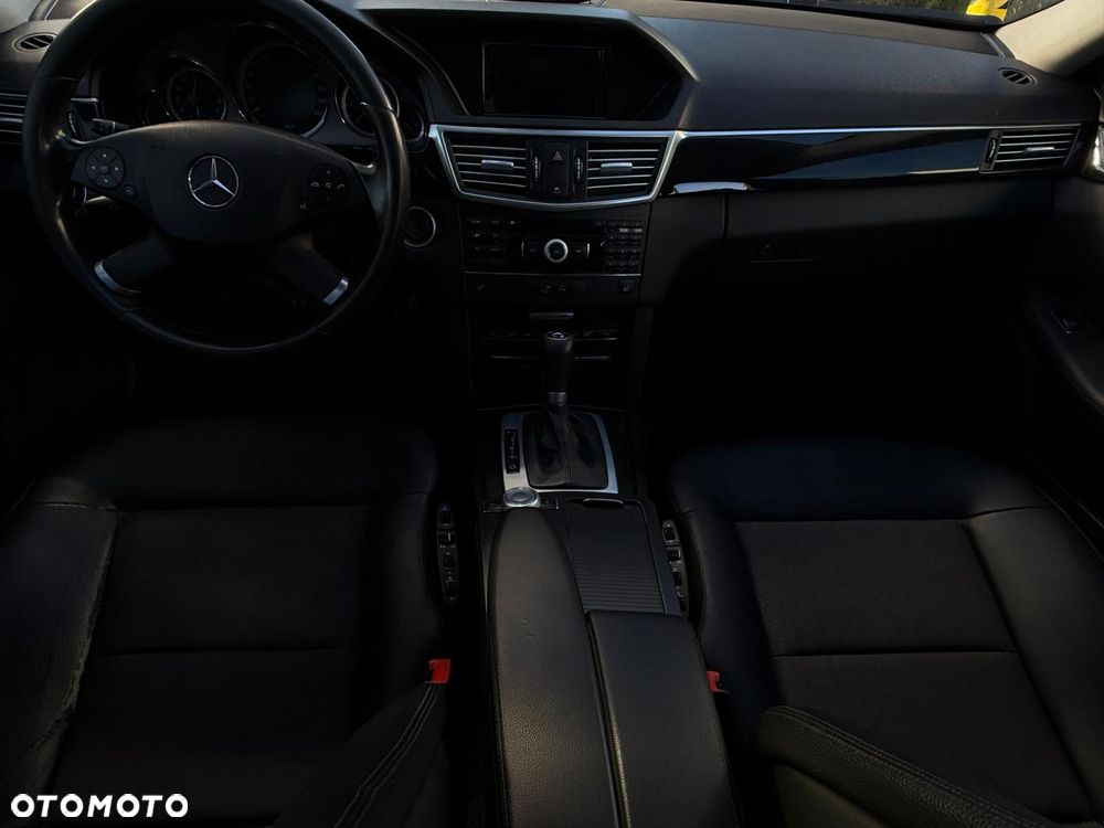 Mercedes-Benz Klasa E 220 CDI DPF BlueEFFICIENCY Automatik Avantgarde - 2
