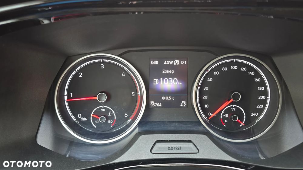 Volkswagen Multivan - 13