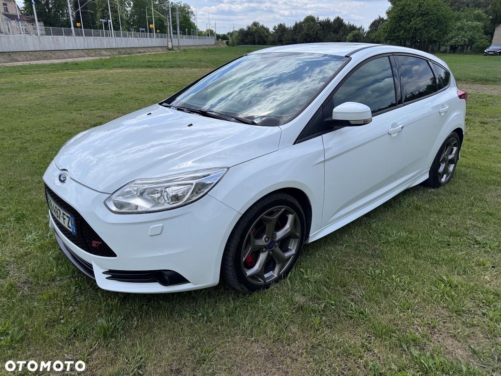 Ford Focus 2.0 EcoBoost ST mit Leder-Sport-Paket - 6