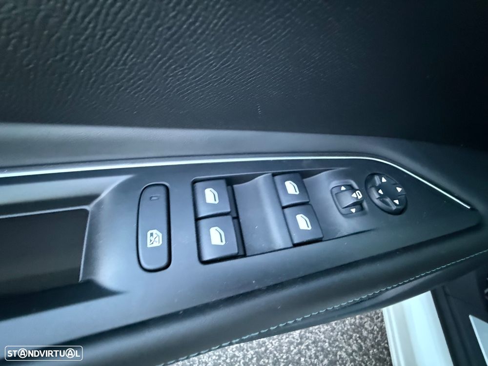 Peugeot 3008 PureTech 130 Stop & Start GPF EAT8 Crossway - 21