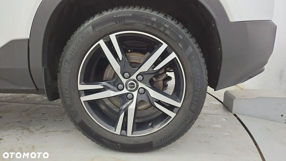 Volvo XC 40 B4 Plus Dark - 26