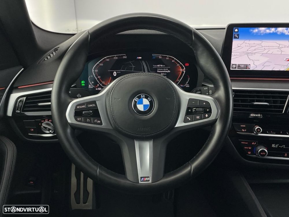 BMW 520 d Pack Desportivo M Auto - 14