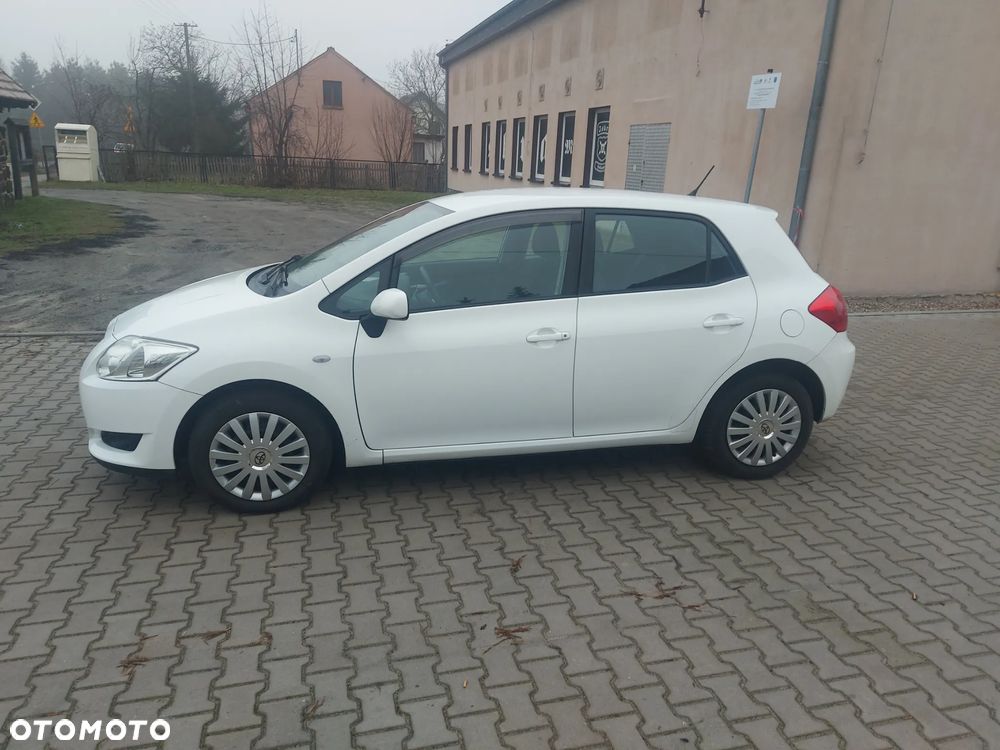 Toyota Auris 1.6 VVT-i Executive - 16