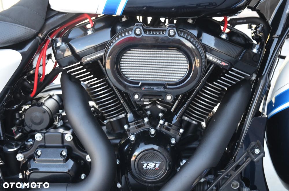 Harley-Davidson Touring Street Glide - 38