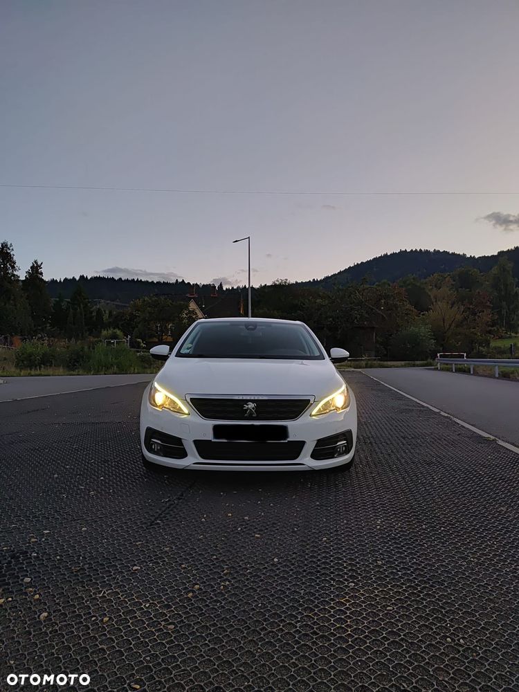 Peugeot 308 BlueHDi 130 EAT8 Allure - 9