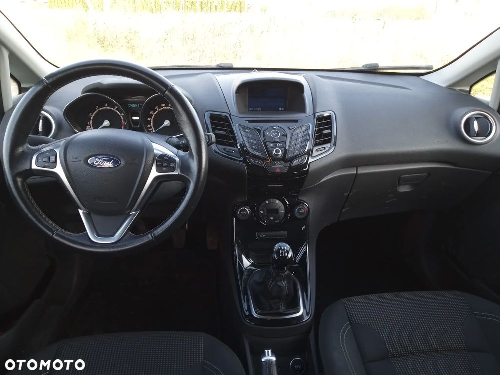 Ford Fiesta 1.0 EcoBoost S&S TITANIUM - 5