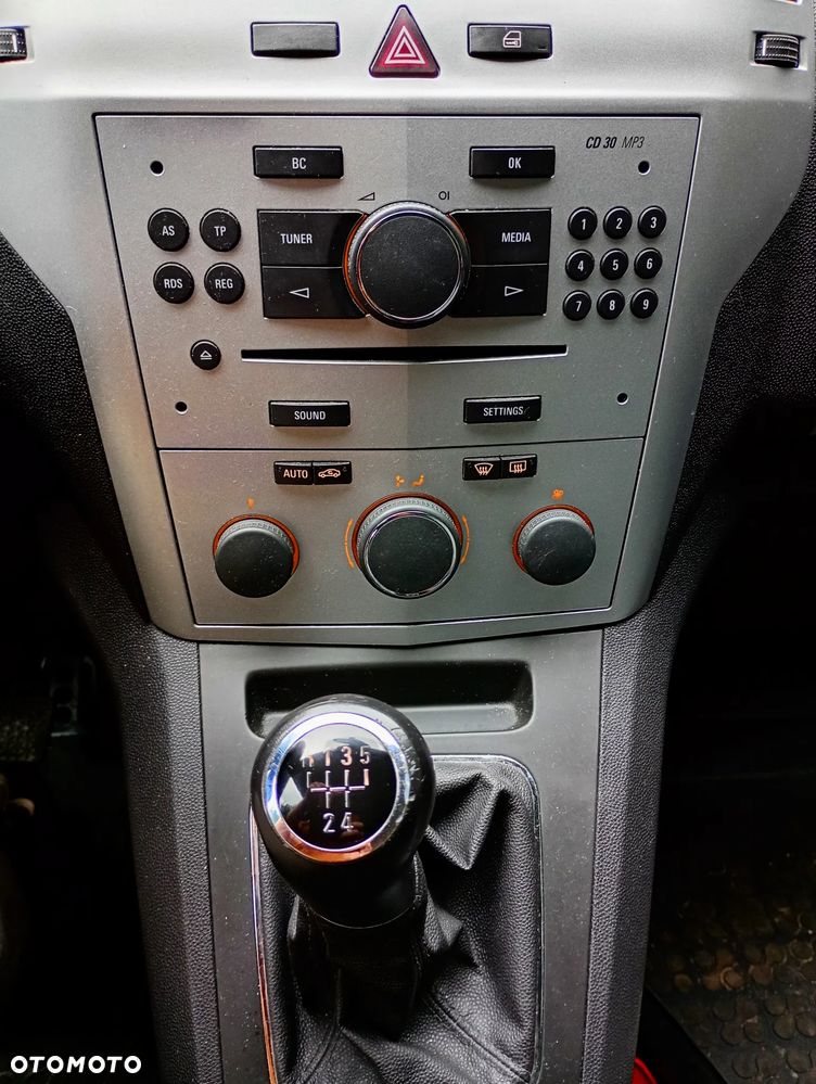 Opel Zafira - 9